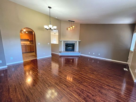 4th image of 4021 Lunar Dr #B