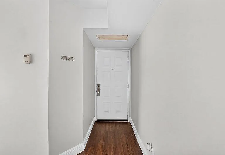 706 Executive Center Dr #23 — Photo 3