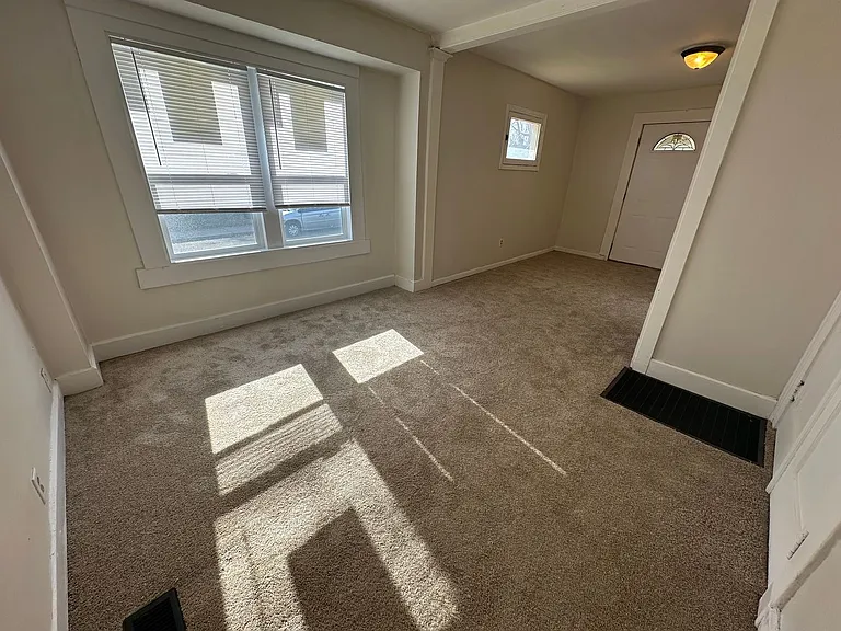 419 S Arlington Ave — Photo 5