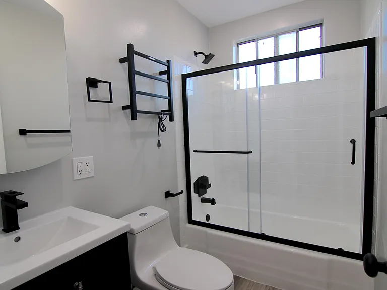 120 Roswell Ave #12 — Photo 65