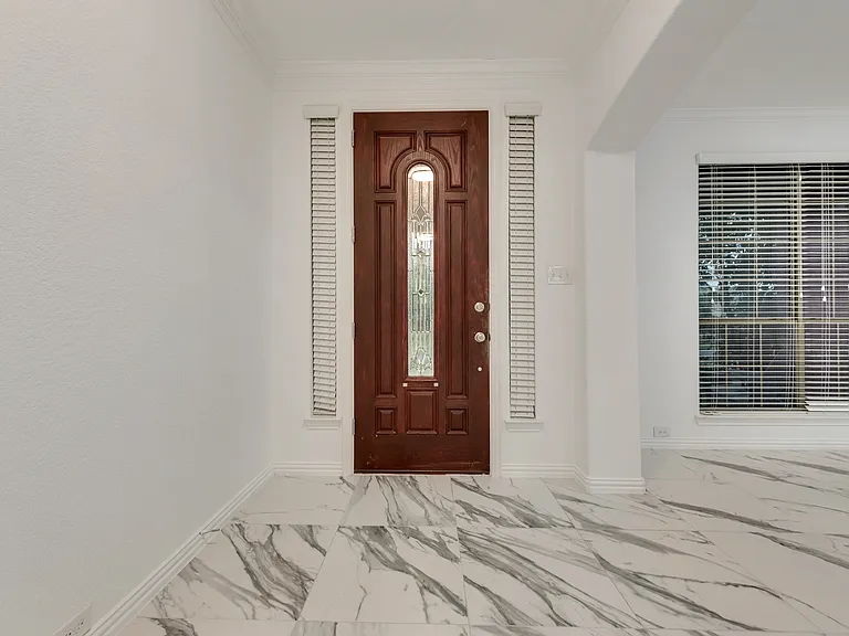 305 Blythe Bridge Dr — Photo 3