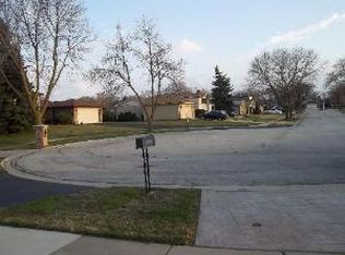 828 Harrow Ct, Addison, IL 60101