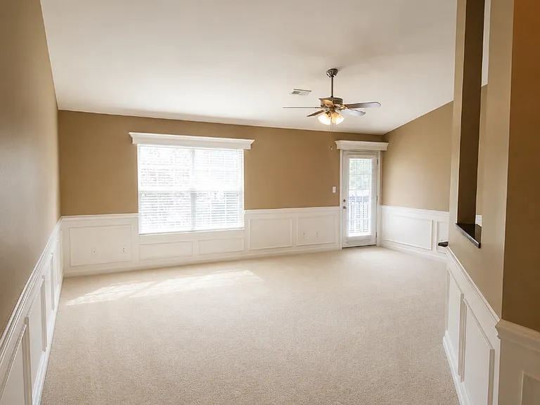131 Wexford Dr #300 — Photo 34
