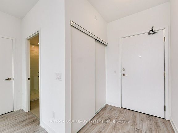 3rd image of 3005 Pine Glen Rd #612