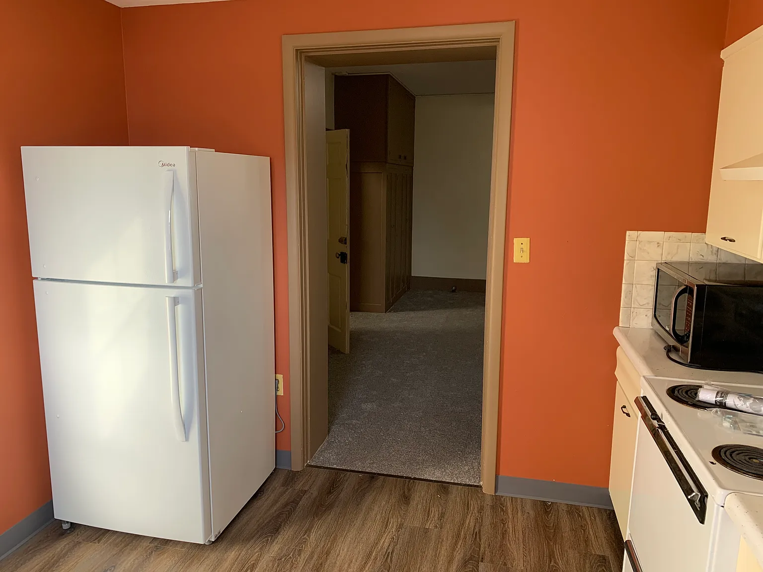 1 bed, 1000 sqft, $1,000 — Photo 3