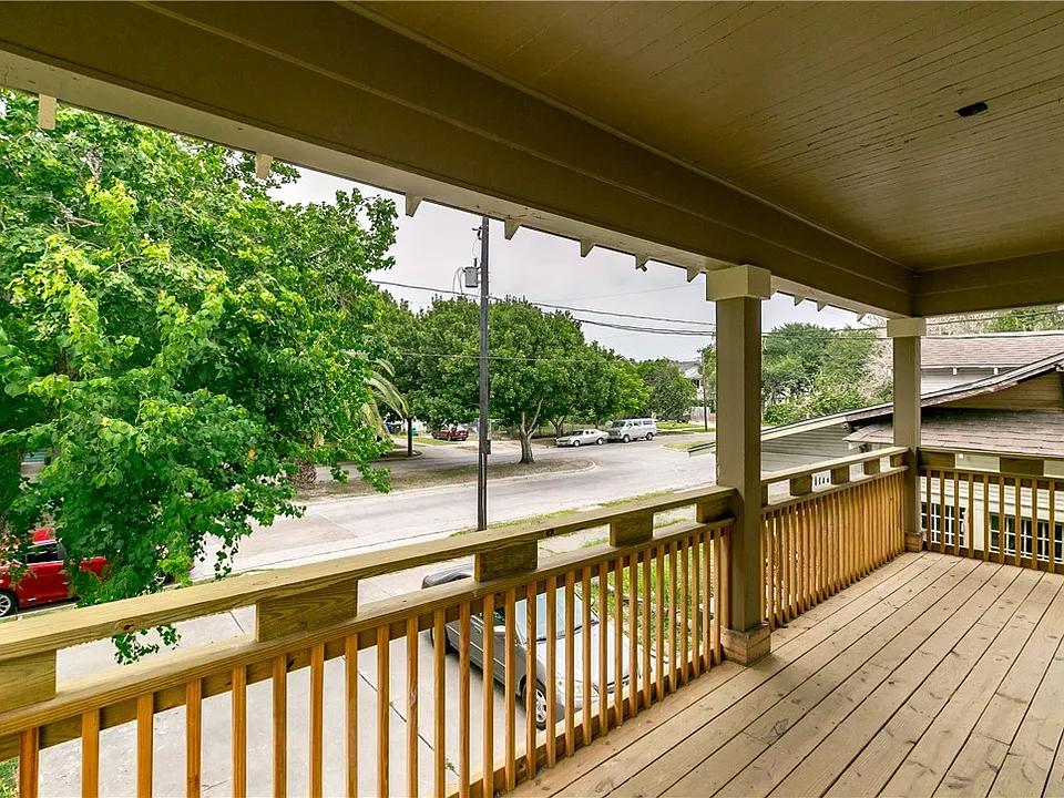 1005 Furman Ave #2