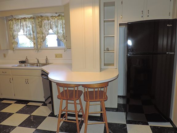 4th image of 514 W 31st St
