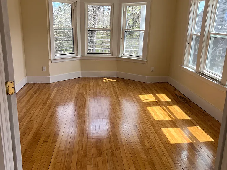 205 Rollstone St #2R — Photo 6