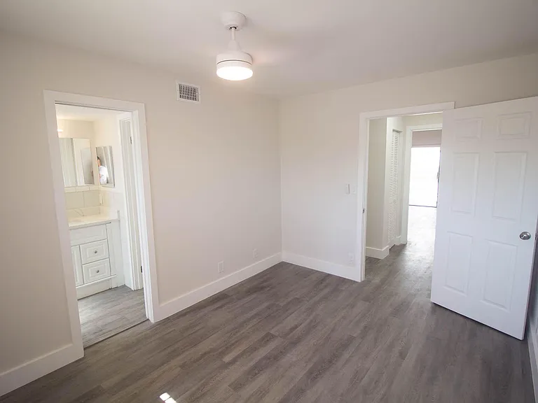 223 SE 11th Ave #223 — Photo 11