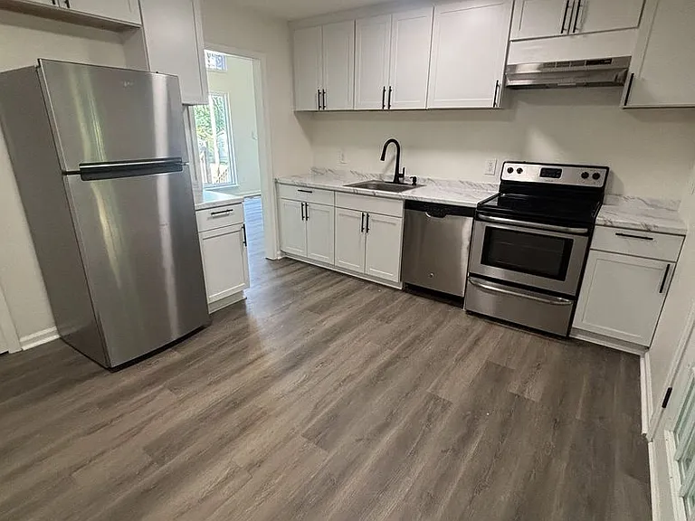 2535 Martin Cir — Photo 8