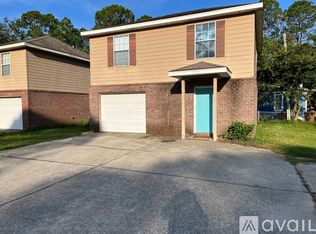 8526 Laredo St, Navarre, FL 32566