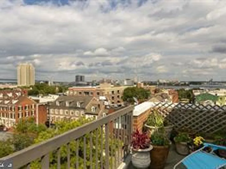 200-210 Lombard St #708 — Photo 16