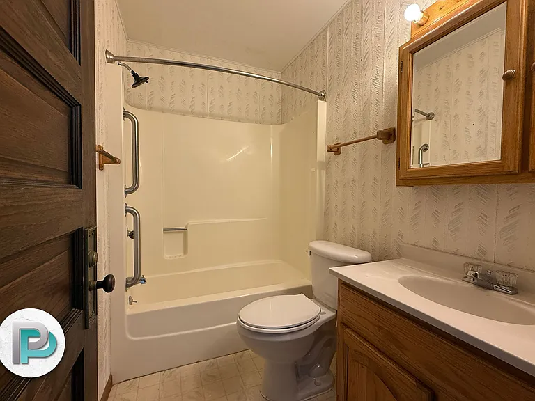 119 E North St #119 — Photo 15