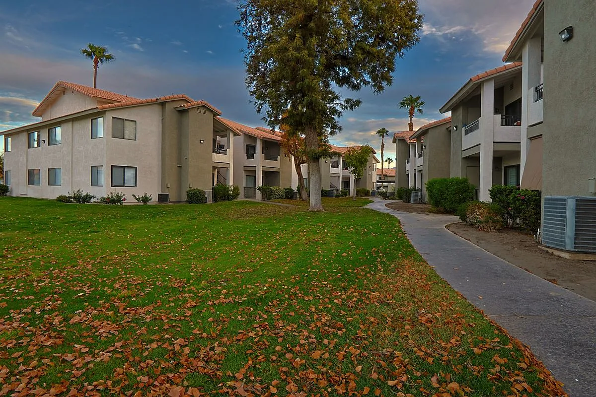 1 bed, 1.0 bath, 760 sqft, $1,600 — Photo 1