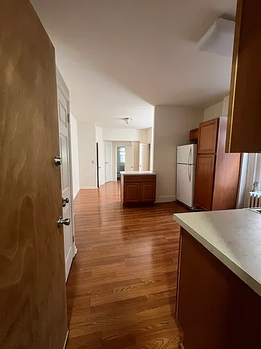 1921 Wallace St #2R Photo 1