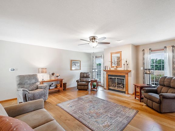 3rd image of 3315 Thistledown Dr
