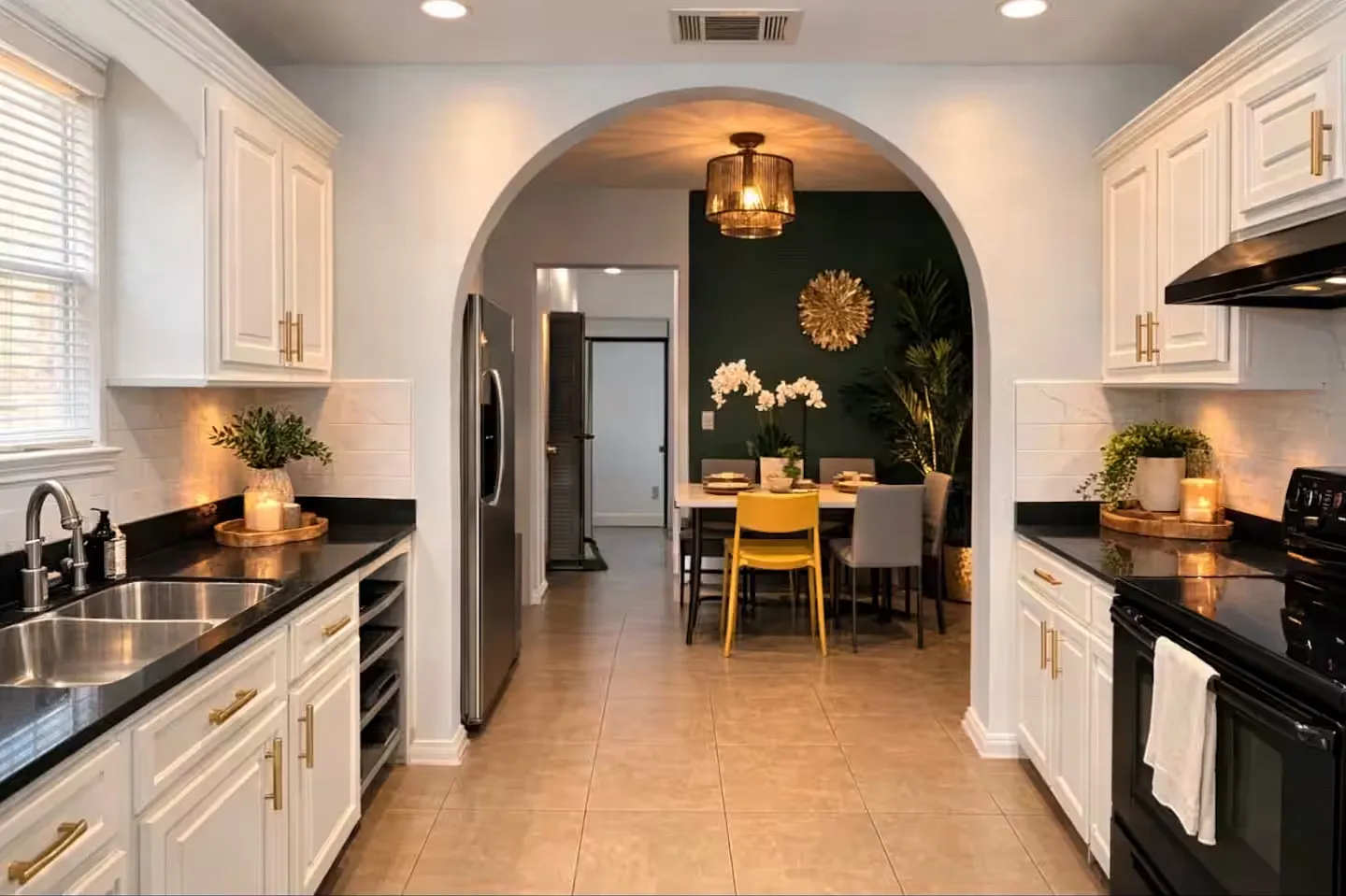 3 bed, 1356 sqft, $10,000 — Photo 2