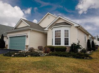 5 Woodview Dr, Whiting, NJ 08759