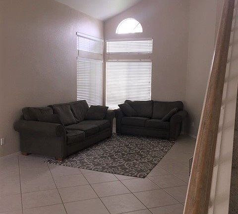 4th image of 2125 Sorrento Dr