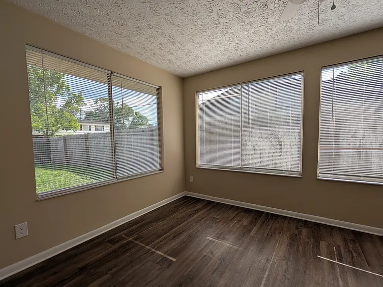 6036 Bizier Rd — Photo 18