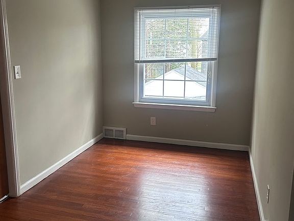 4th image of 771-773 Henrietta St #771