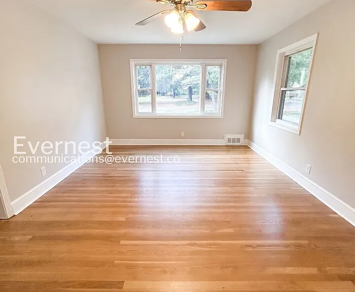 112 Tabor St — Photo 8