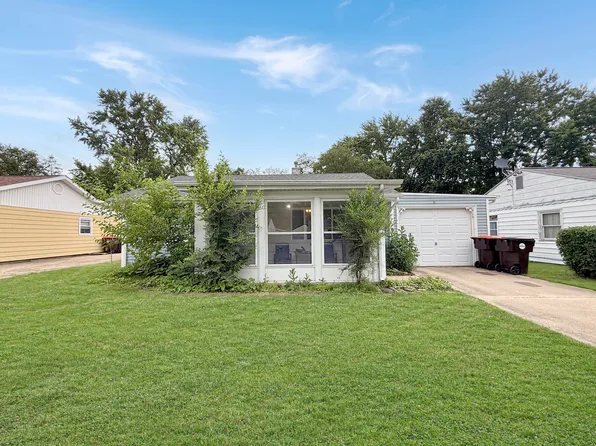 1149 Bel Aire Dr, Rantoul, IL 61866