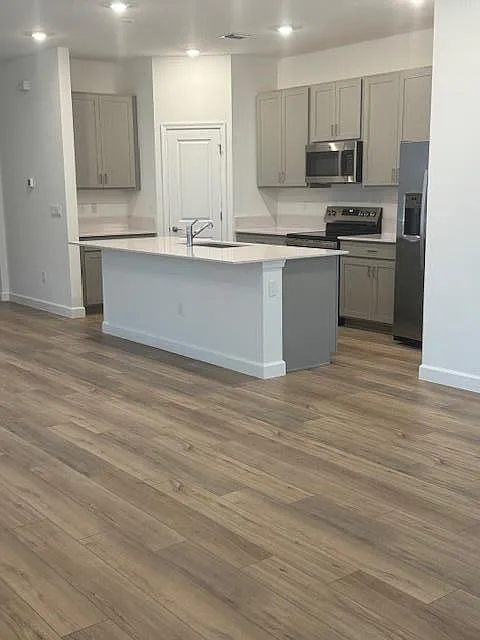 3 bed, 2.0 bath, 1757 sqft, $2,500 — Photo 3