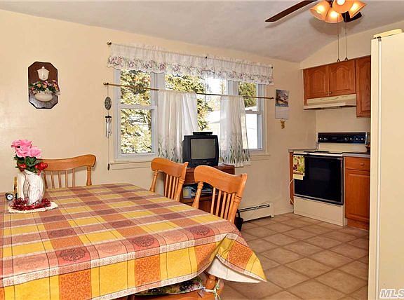 4th image of 18 Vilno Ct