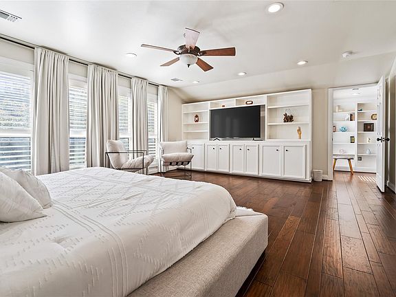 4th image of 3902 Colquitt St