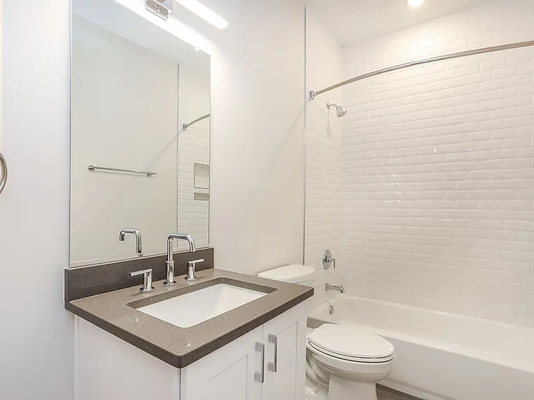 52nd Street Residences — Photo 12