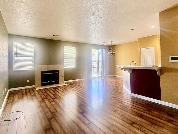 3rd image of 3408 Clark St