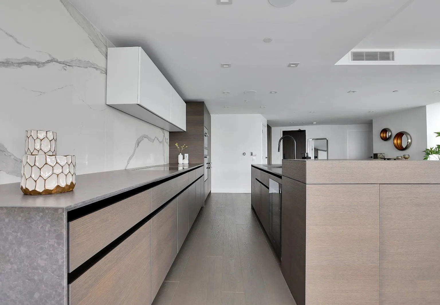 2 bed, 2.5 bath, 1535 sqft, $6,800 — Photo 2