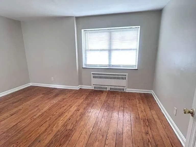 2334 Kemper Ln — Photo 4