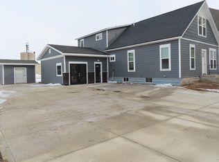 105 E Washington St, Elk Point, SD 57025