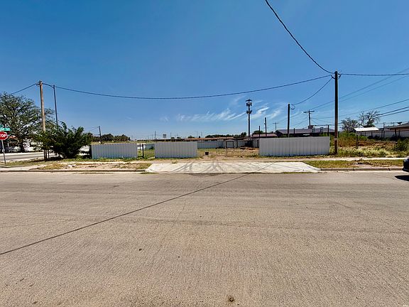 4th image of 403 Laredo St