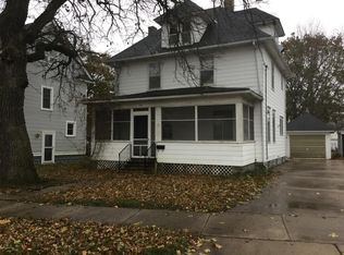 906 4th St SW, Austin, MN 55912