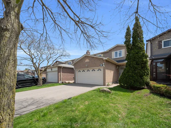 3158 Harris Cres, Mississauga, ON L5N 4Y5