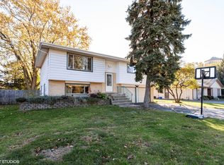 7505 Grant St, Darien, IL 60561
