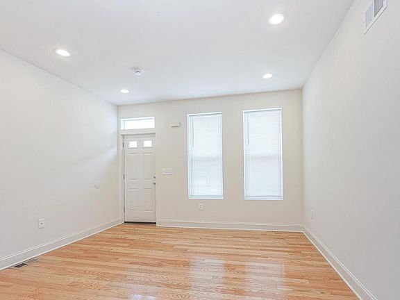 2nd image of 1732 Sigel St