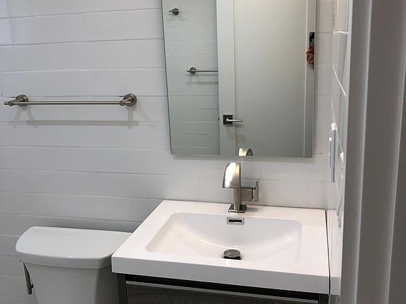 4th image of 118 Sidonia Ave APT 1
