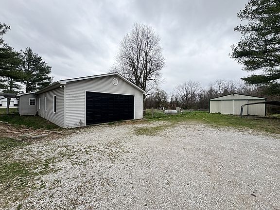 4th image of 4733 Petros Rd