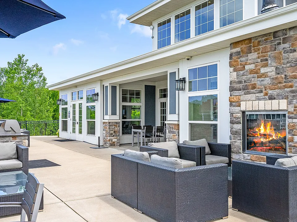 Drexel Ridge Apartments Outdoor Lounge