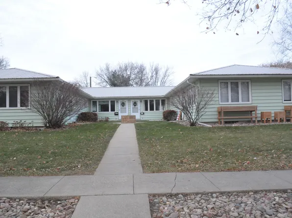 311 2nd St NE, Orange City, IA 51041