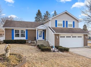631 Orchard Ct, Algonquin, IL