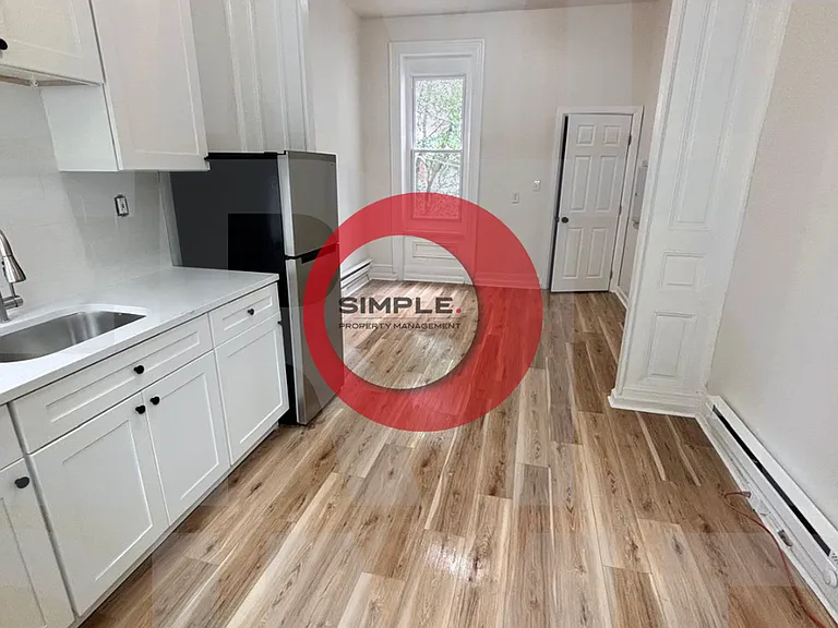 434 Woodward St — Photo 2