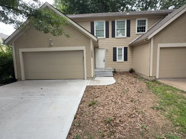 1523 E 123rd Ter, Olathe, KS 66061