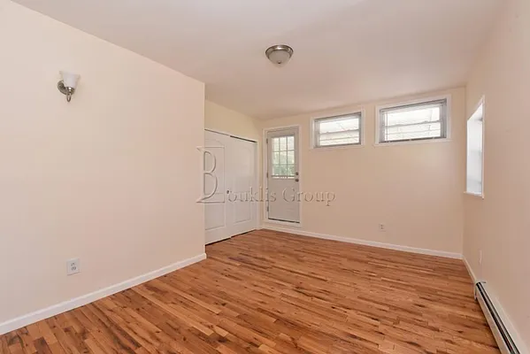 Sold by Bouklis Group | media 5