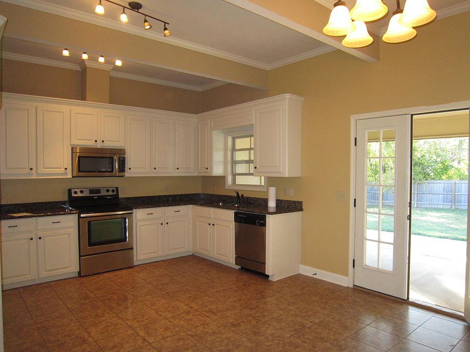 2nd image of 188 Lakeway Dr #1