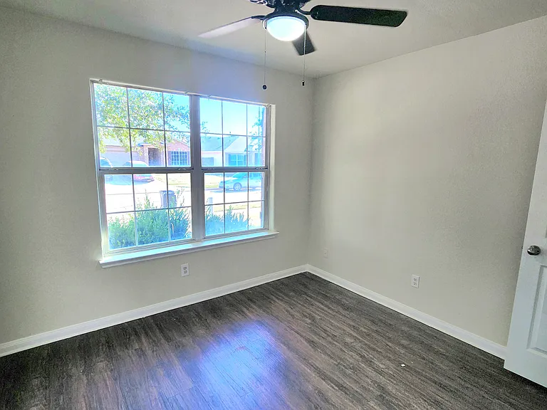712 Lazy Crest Dr — Photo 6